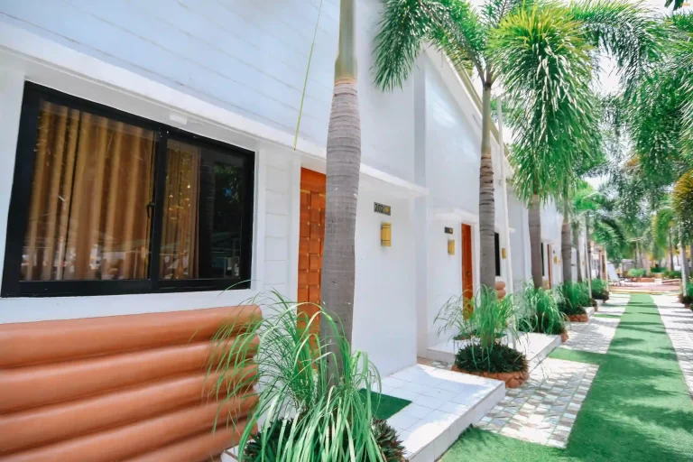 standard pool villa